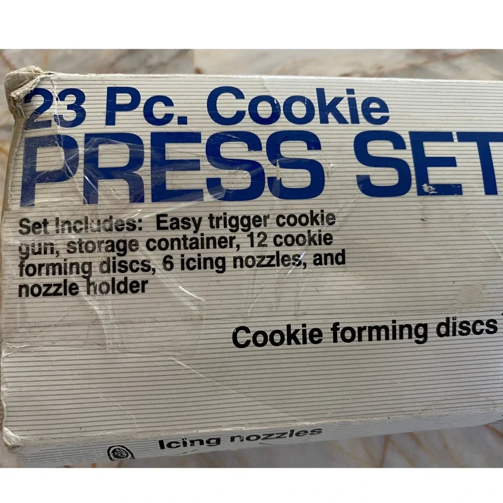 Progressive 23 Pc Cookie Press Set White Icing Gun 12 Discs 6 Nozzles GCP-31